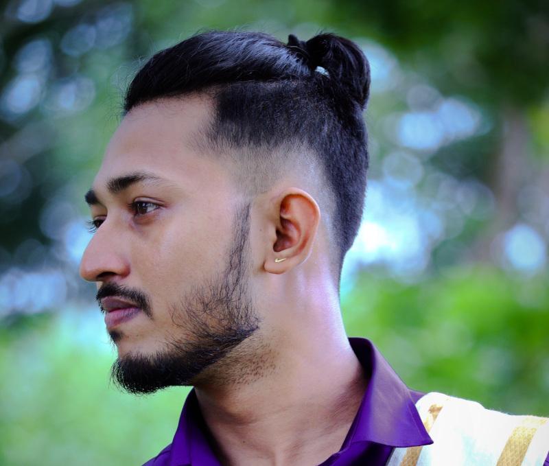 DER MAN BUN GUIDE: WAS IST DAS UND WIE TRÄGT MAN ES?