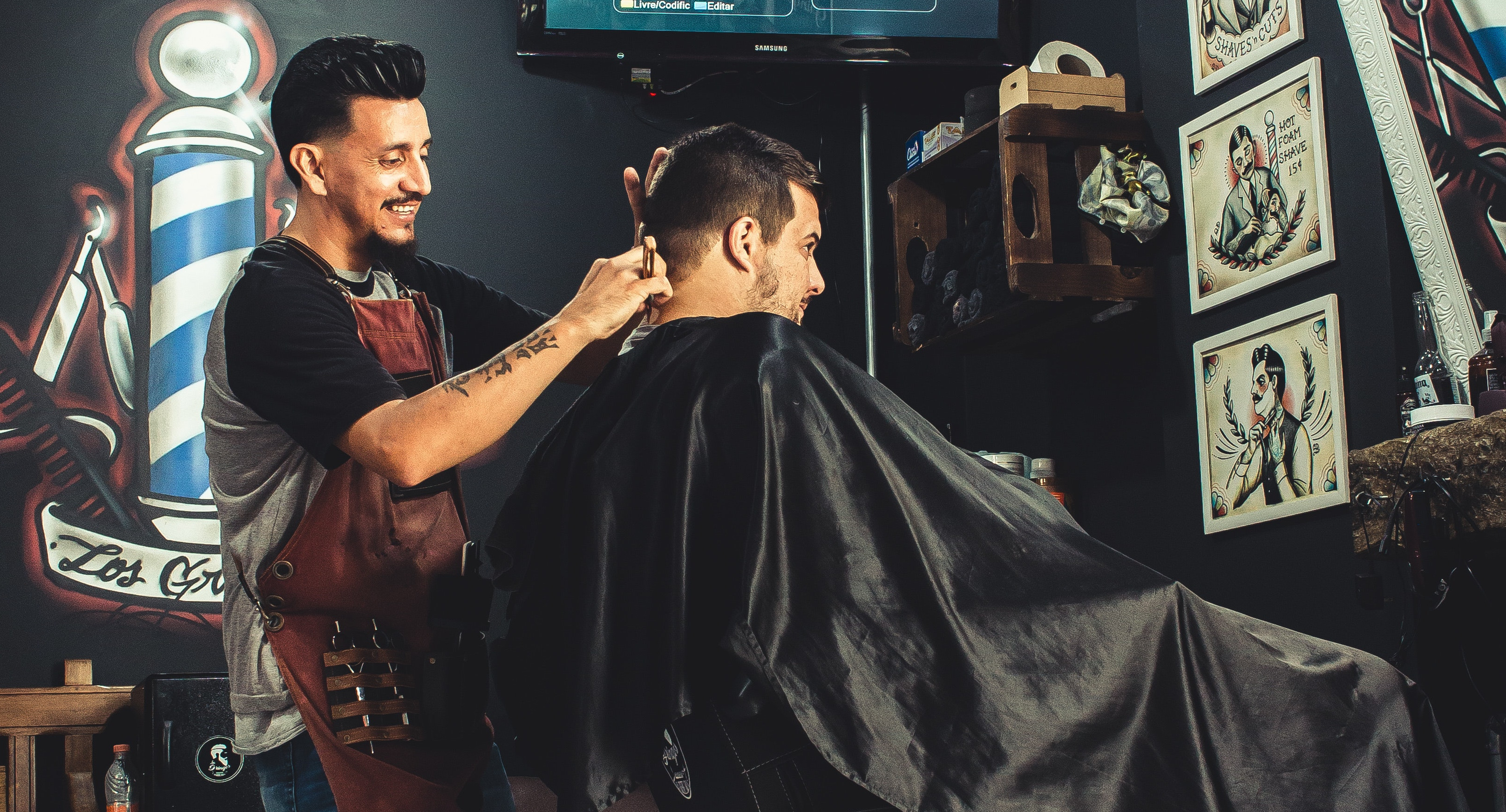 Friseur und Stylisten für Haarsysteme und Toupets Zweithaarspezialisten